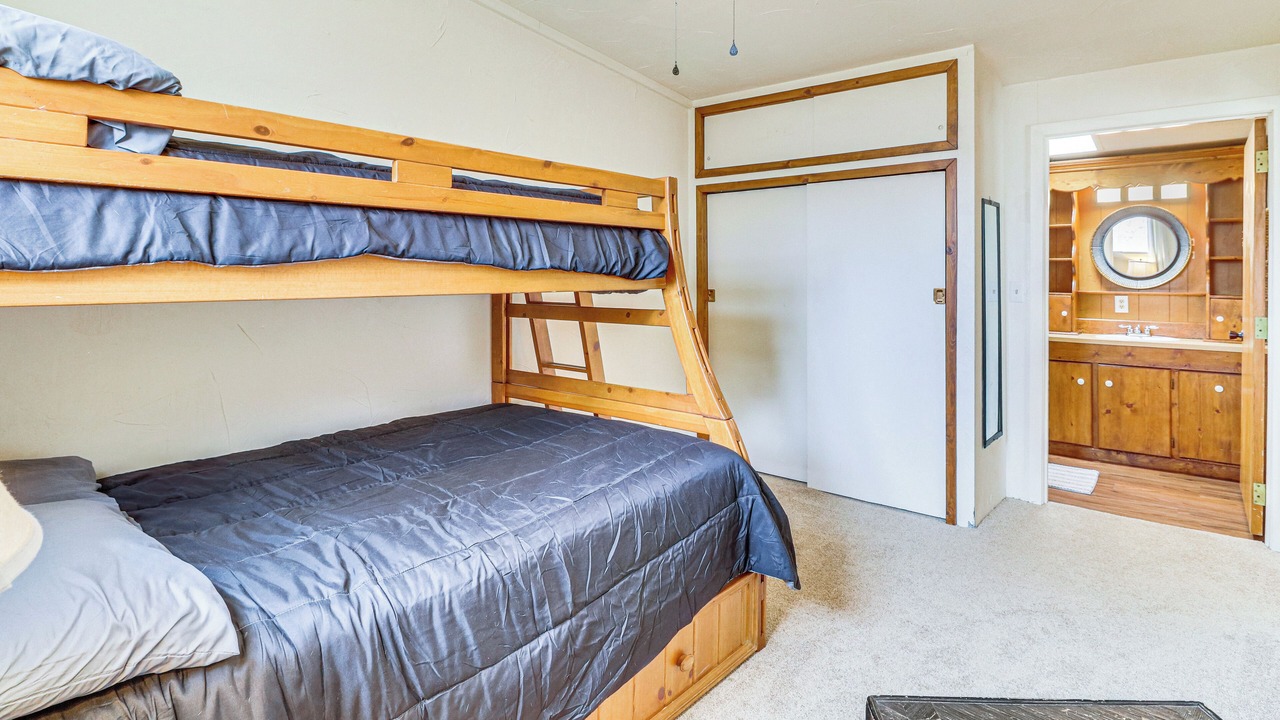 Photo of Bedroom in Jemez Springs