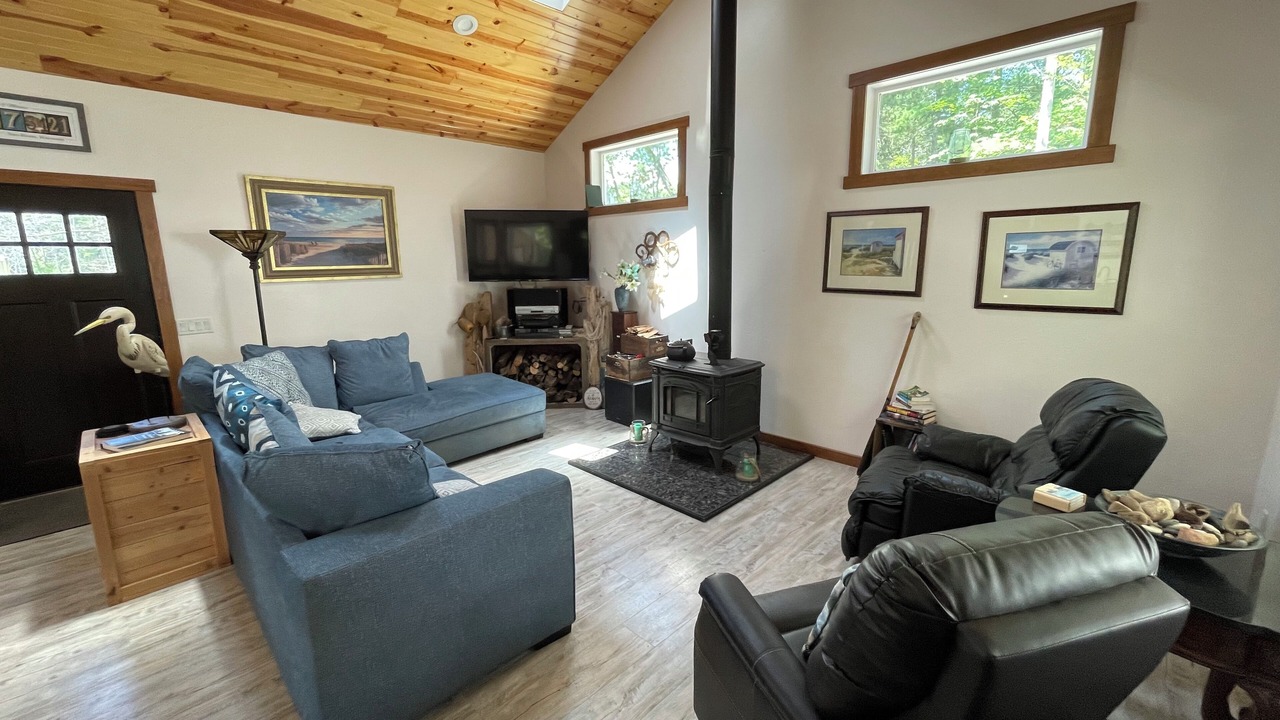 Photo of Livingroom in Two Rivers