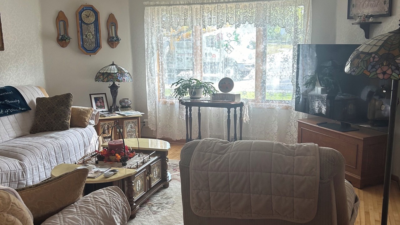 Photo of Livingroom in Pound
