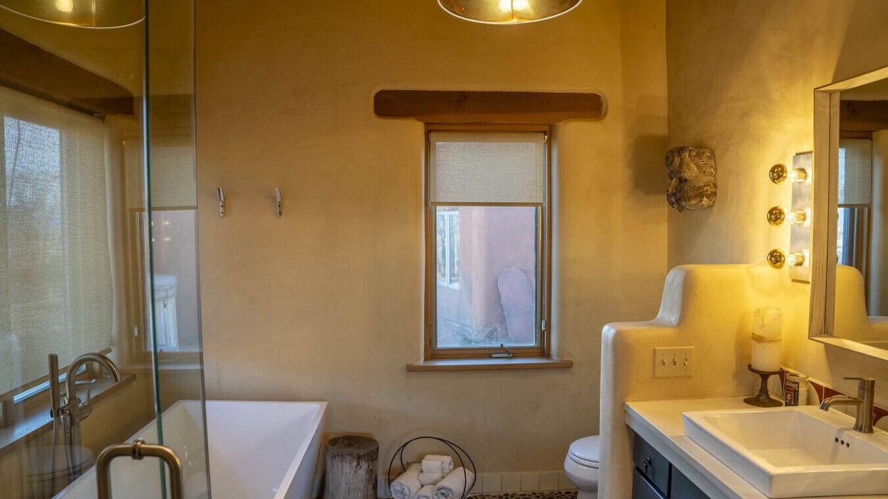 Photo of Bathroom in Arroyo Seco