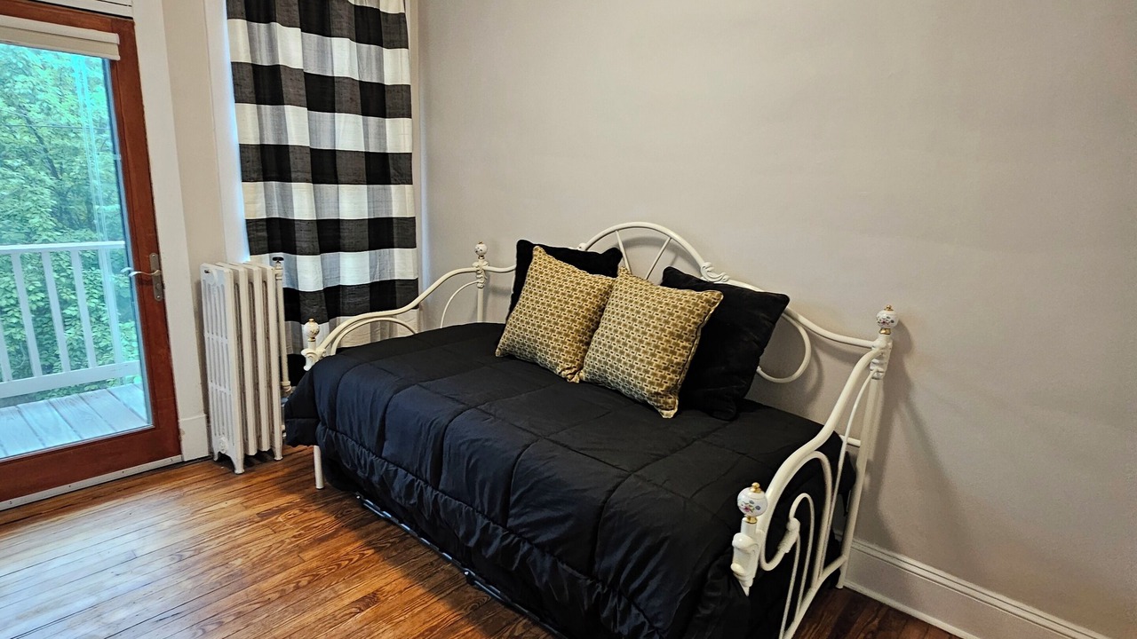 Photo of Bedroom in Downtown