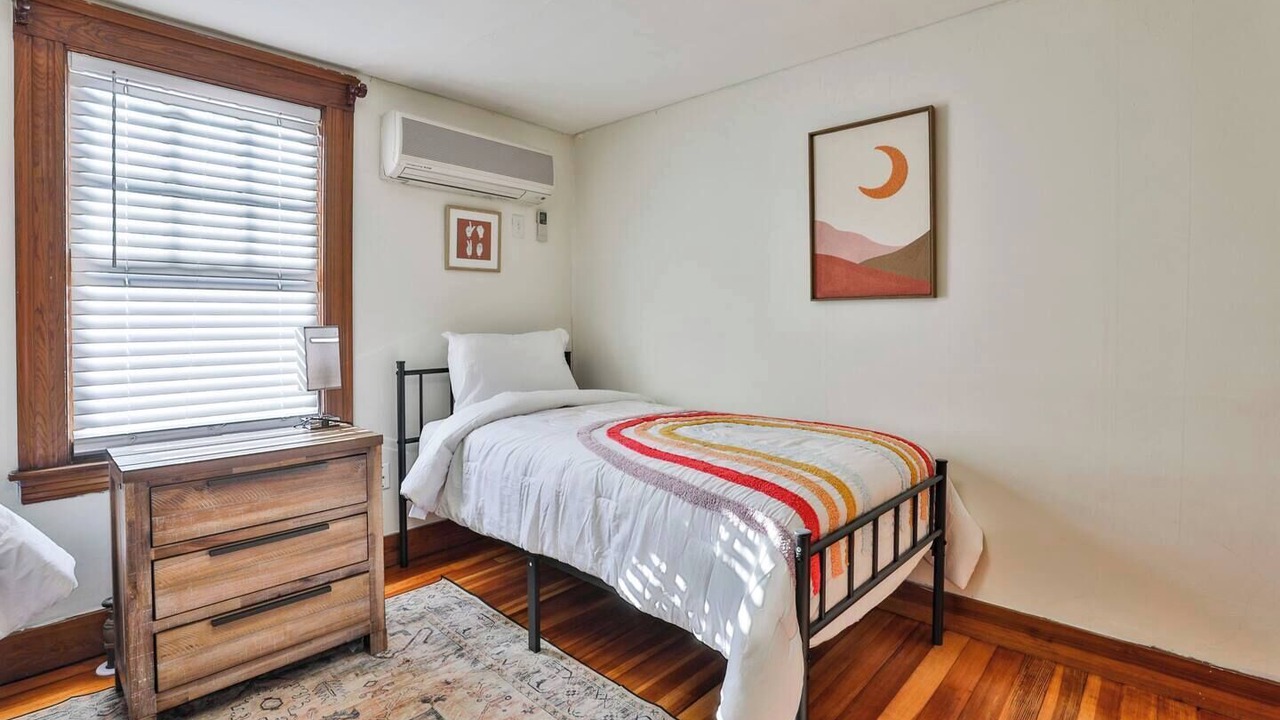 Photo of Bedroom in Salem