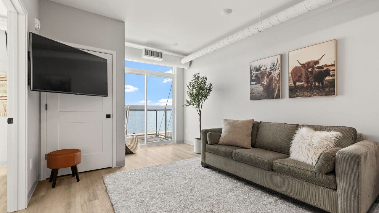 Photo of Livingroom in Lake City