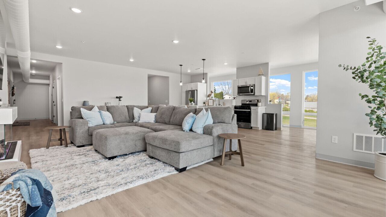 Photo of Livingroom in Lake City