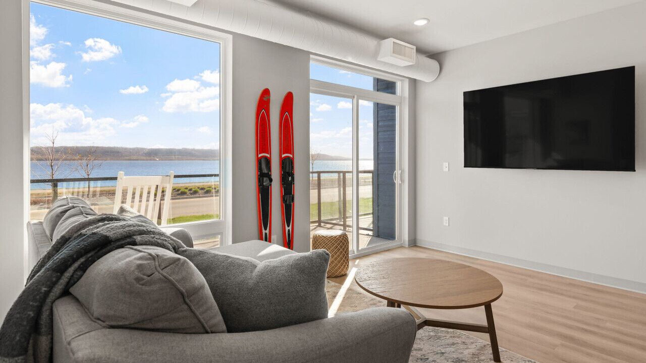 Photo of Livingroom in Lake City