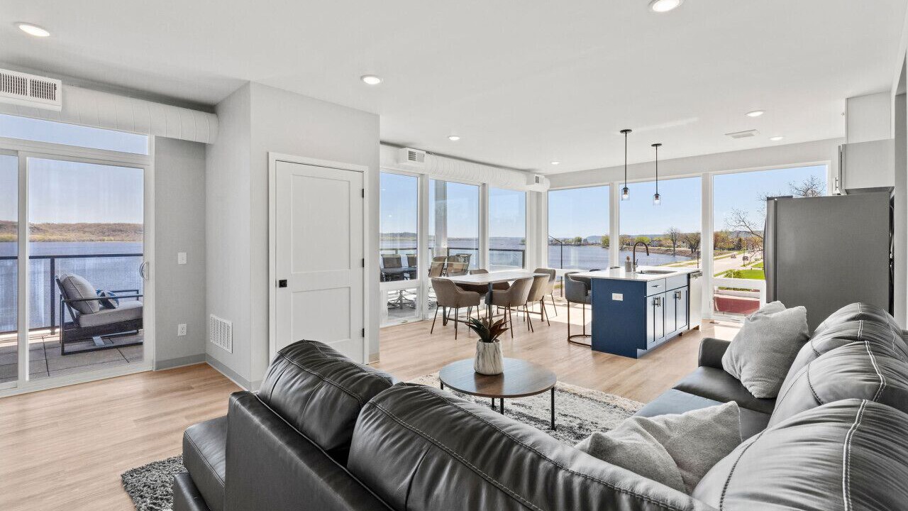 Photo of Livingroom in Lake City