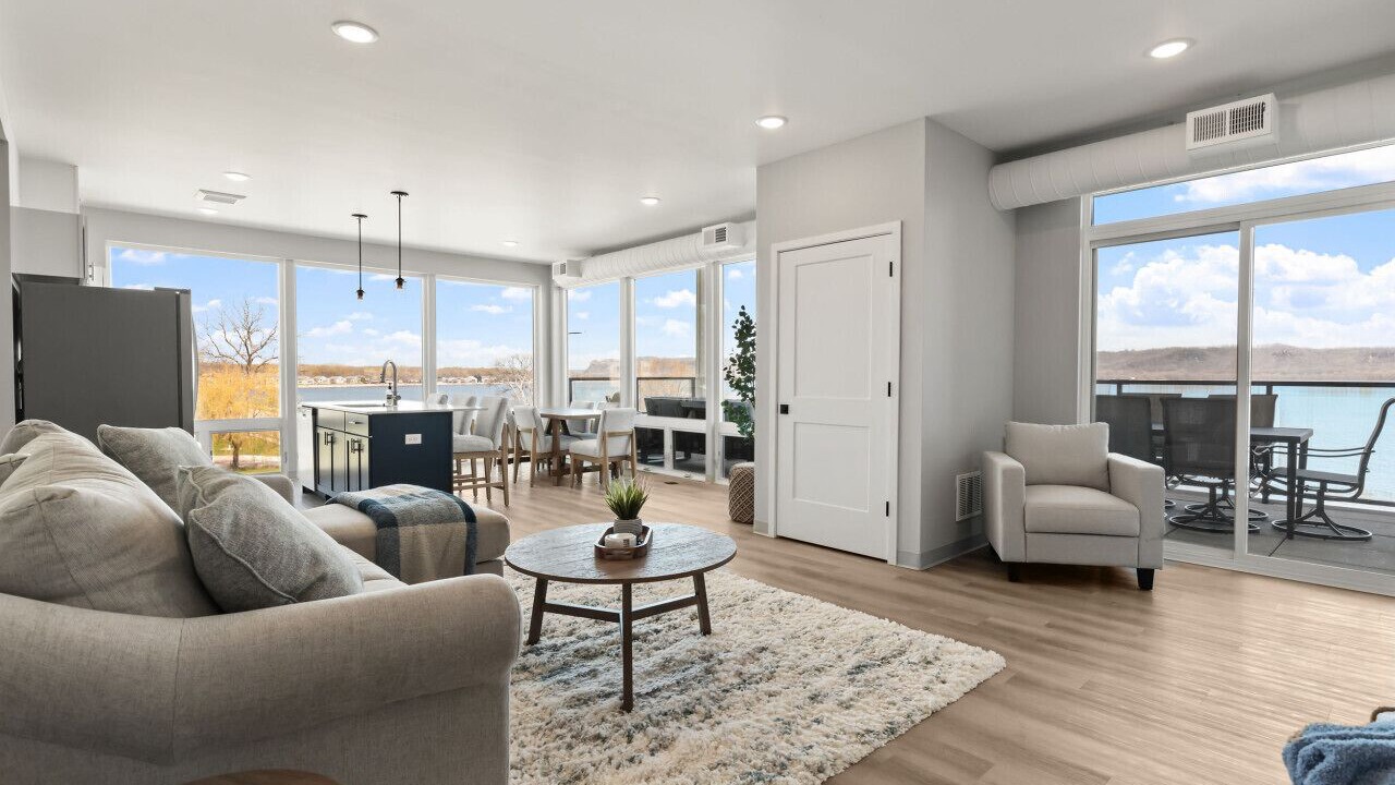 Photo of Livingroom in Lake City