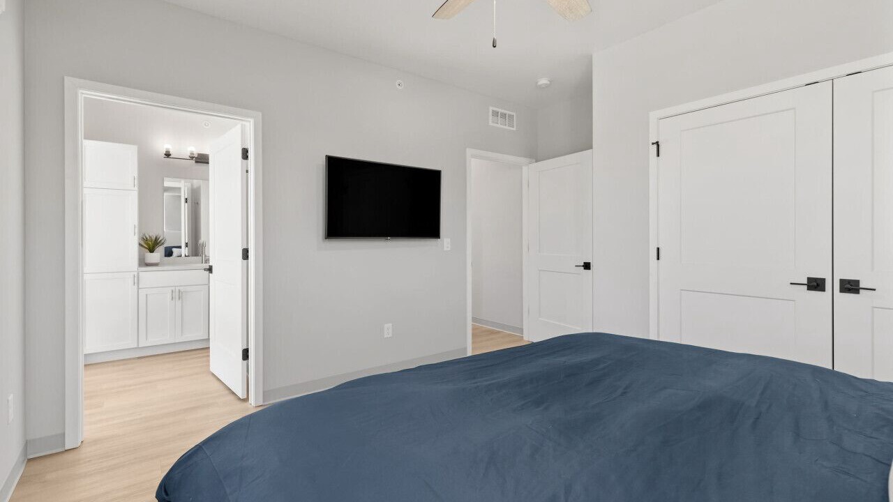 Photo of Bedroom in Lake City