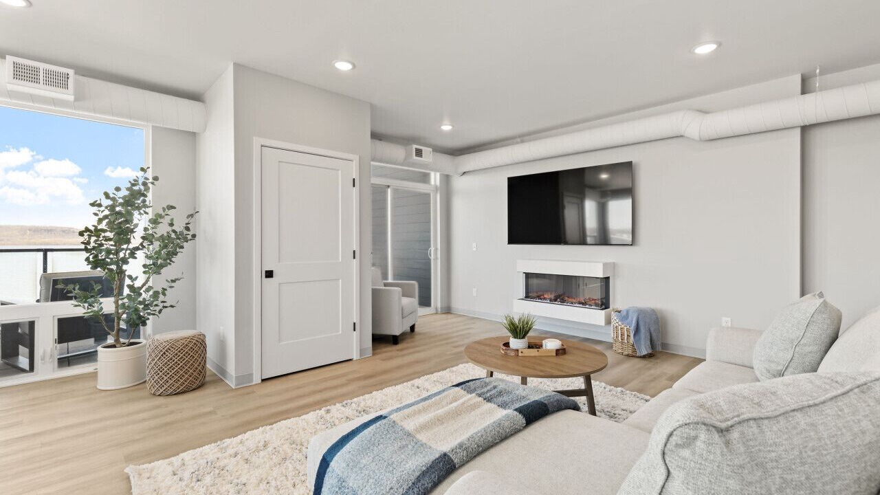 Photo of Livingroom in Lake City