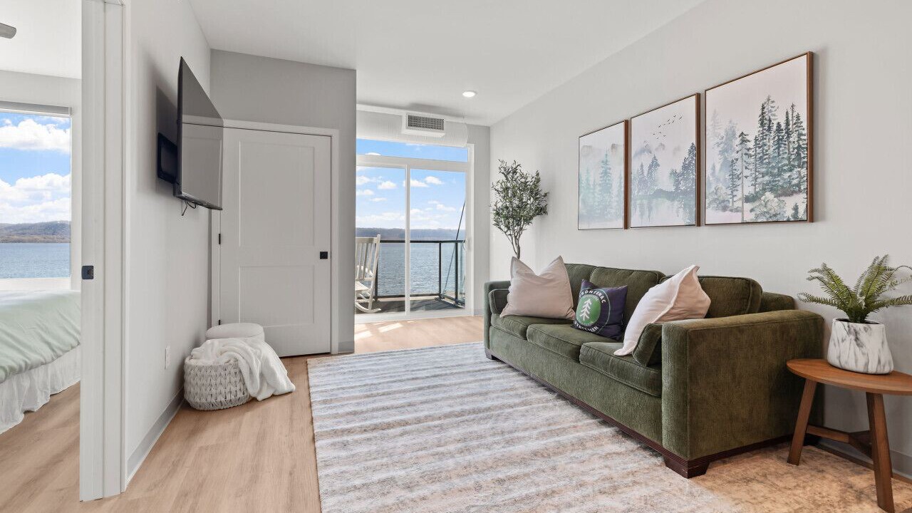 Photo of Livingroom in Lake City