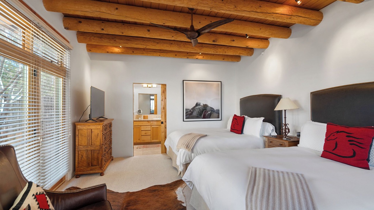 Photo of Bedroom in Tesuque