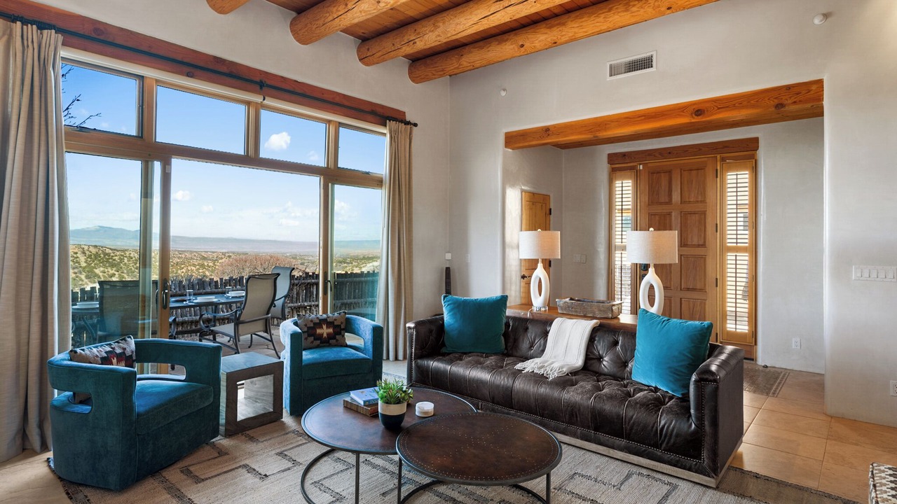 Photo of Livingroom in Tesuque