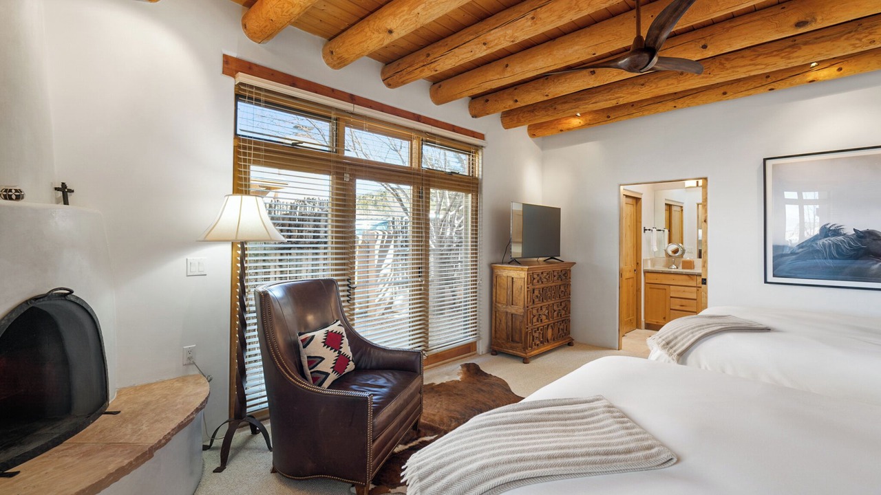 Photo of Bedroom in Tesuque