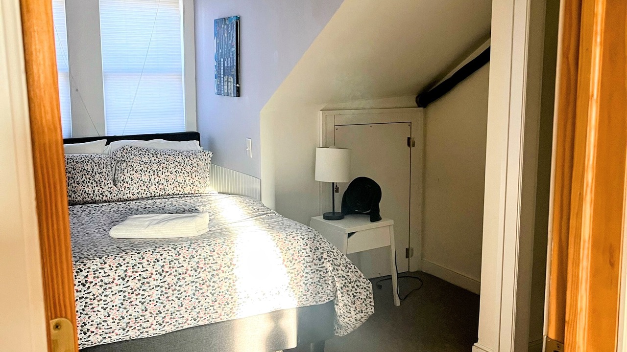 Photo of Bedroom in Summit - University