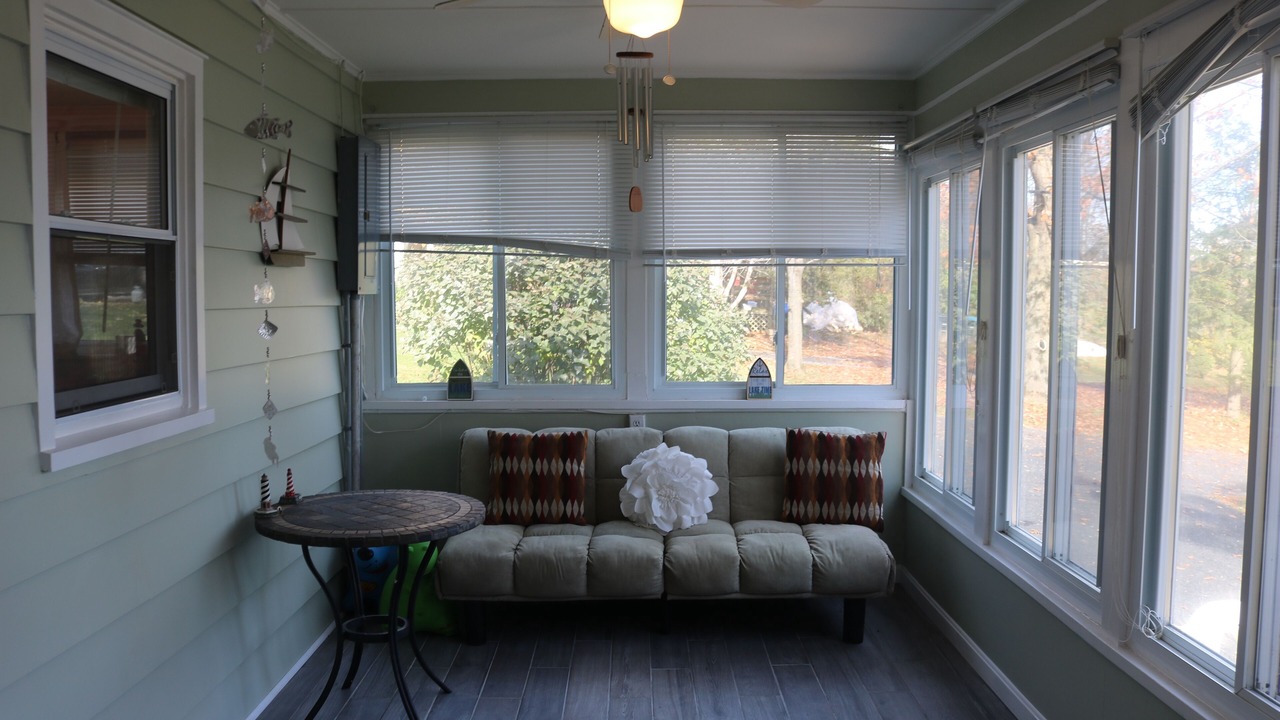 Photo of Livingroom in North Hero