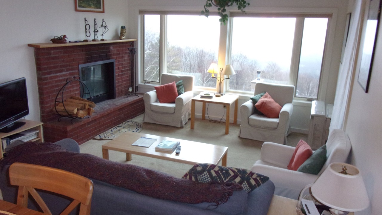 Photo of Livingroom in Warren