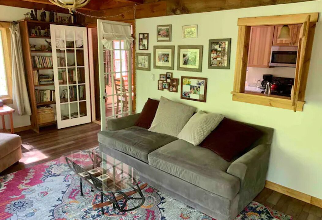 Photo of Livingroom in Elizabethtown