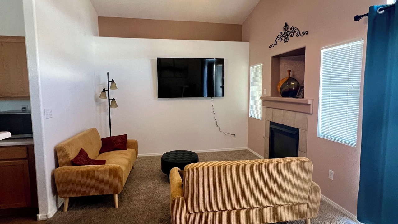 Photo of Livingroom in Skies West