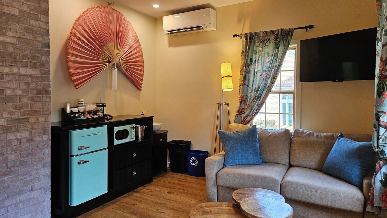Photo of Livingroom in Simsbury Center