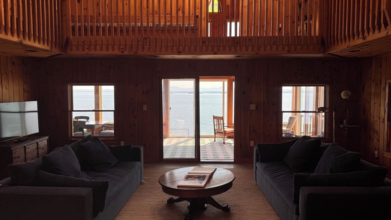 Photo of Livingroom in Schuyler Falls