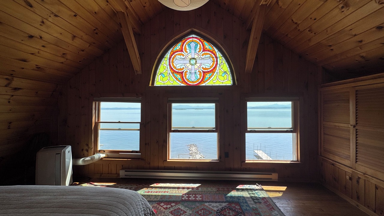 Photo of Bedroom in Schuyler Falls