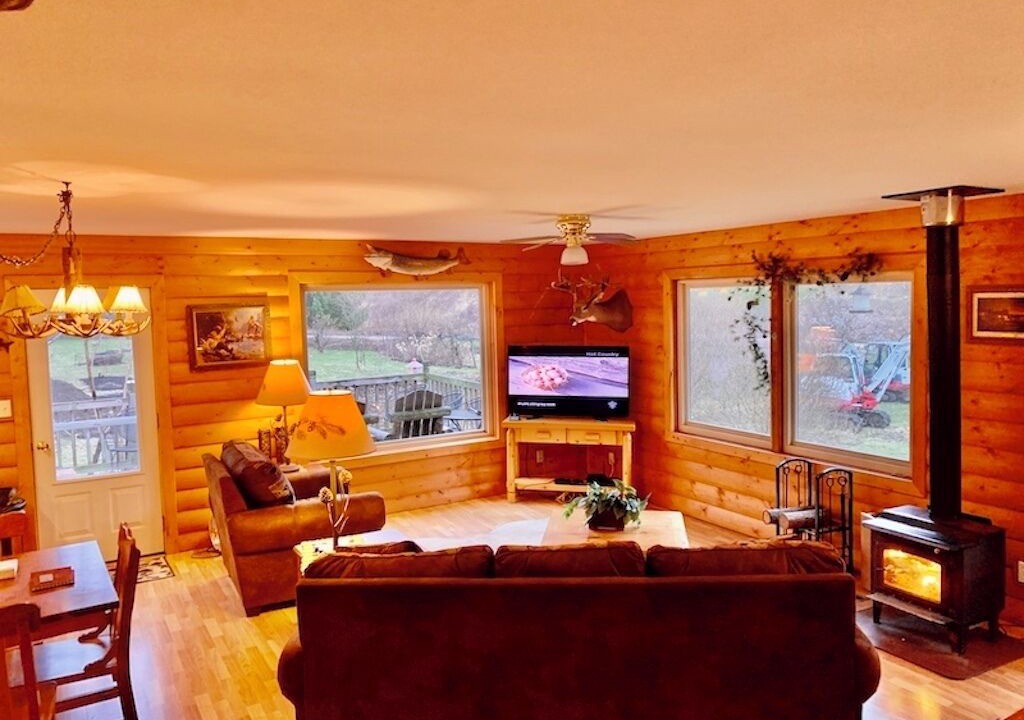 Photo of Livingroom in Lansing