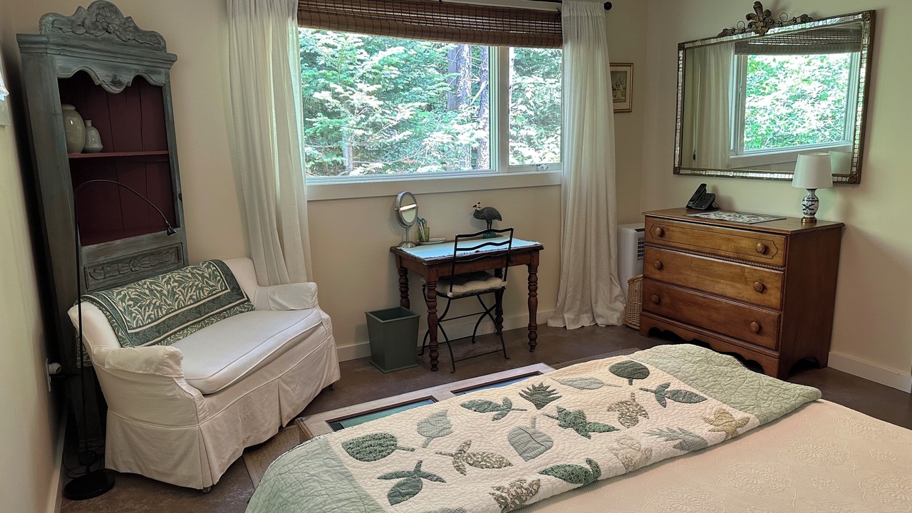 Photo of Bedroom in Williamsville