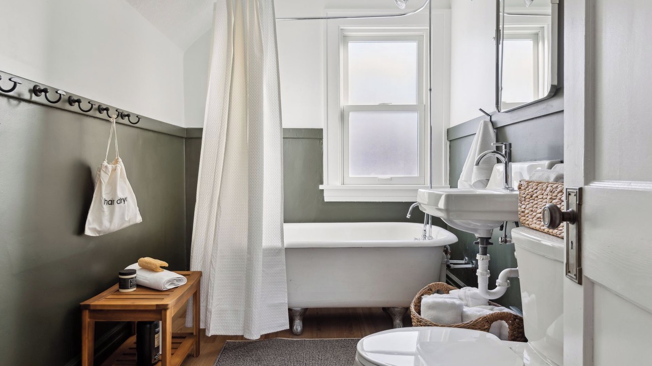 Photo of Bathroom in Linden Hills