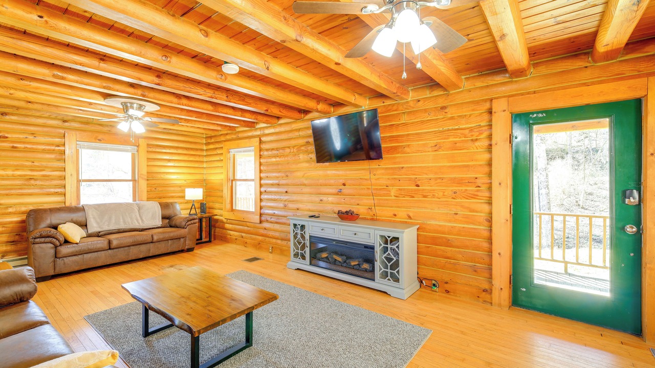 Photo of Livingroom in Pocahontas