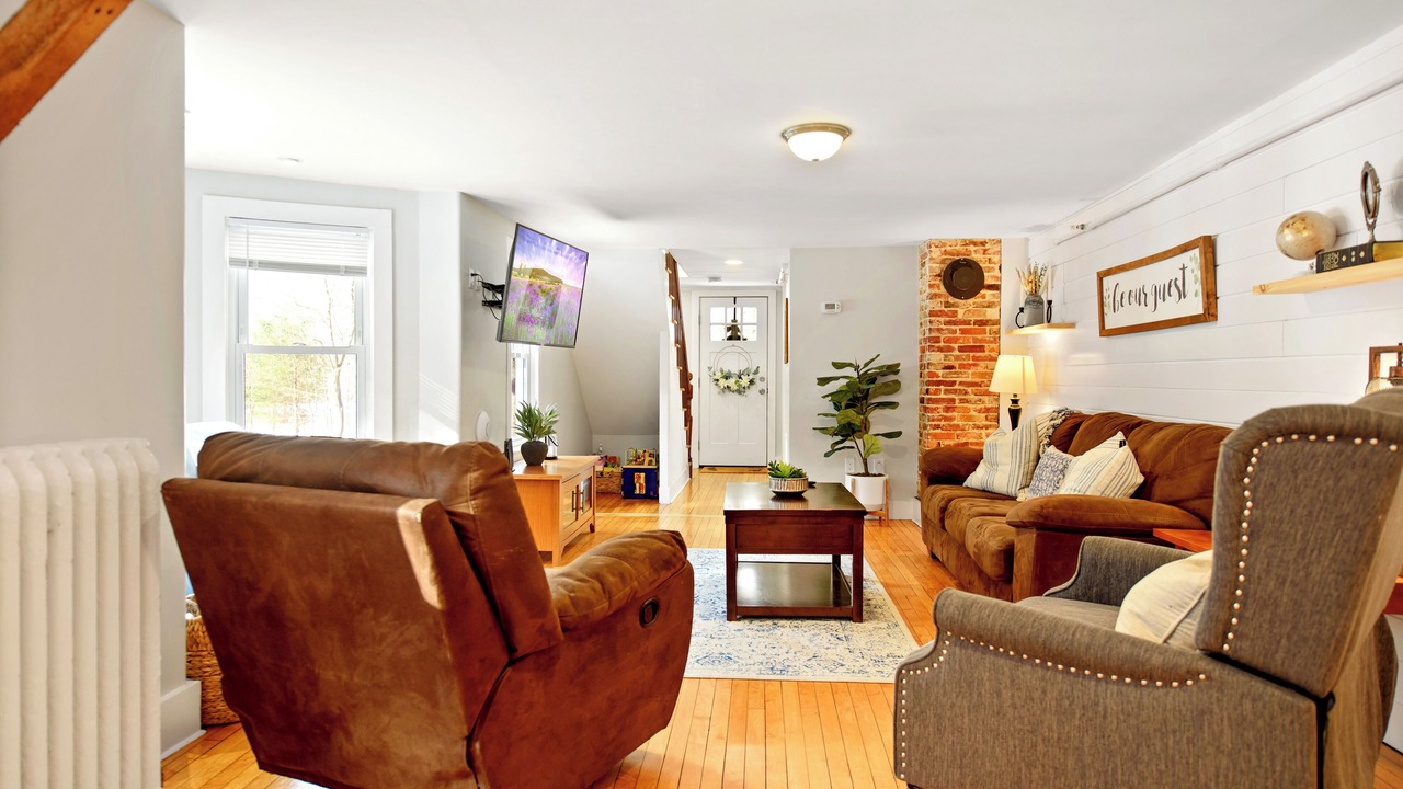 Photo of Livingroom in Colrain