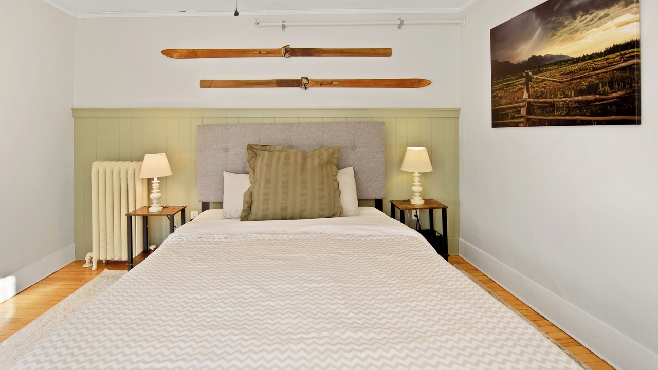 Photo of Bedroom in Colrain