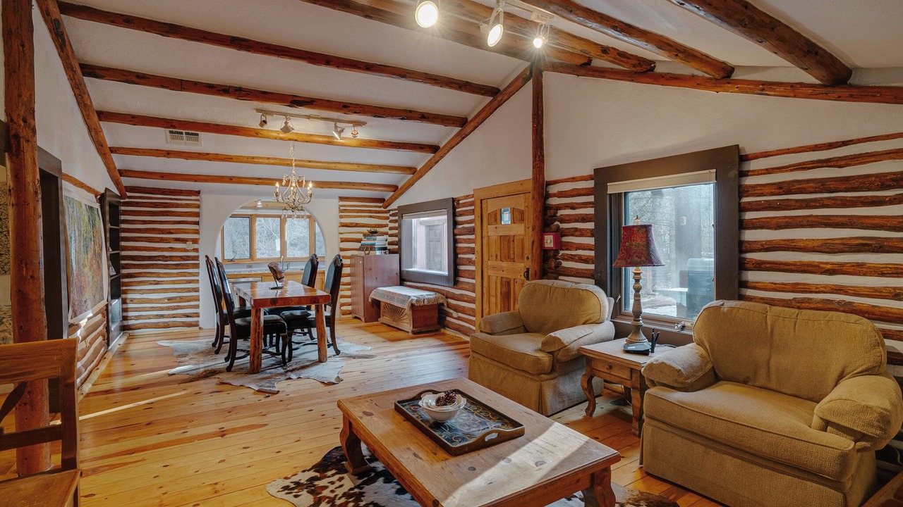 Photo of Livingroom in Taos
