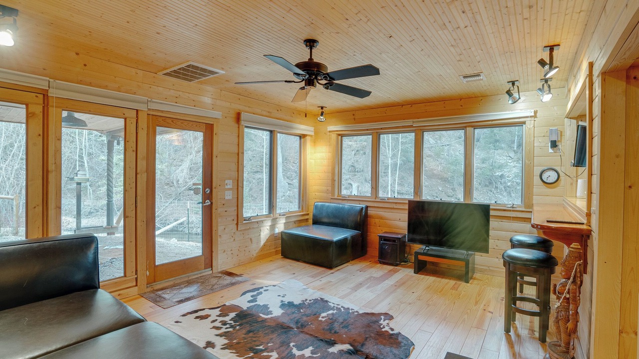 Photo of Livingroom in Taos