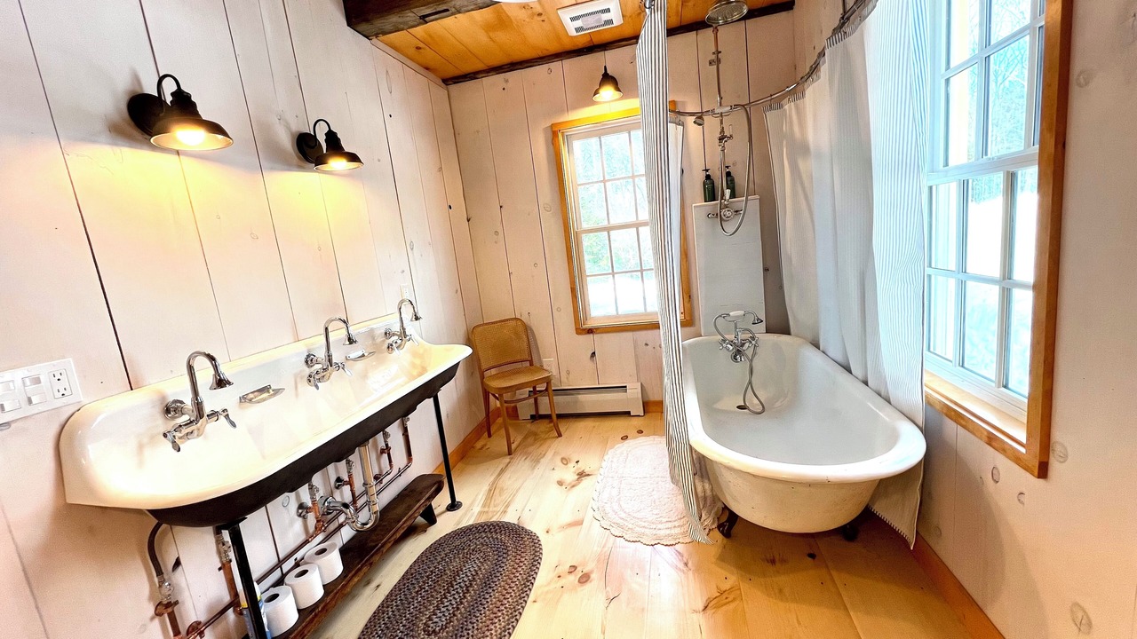 Photo of Bathroom in South Londonderry
