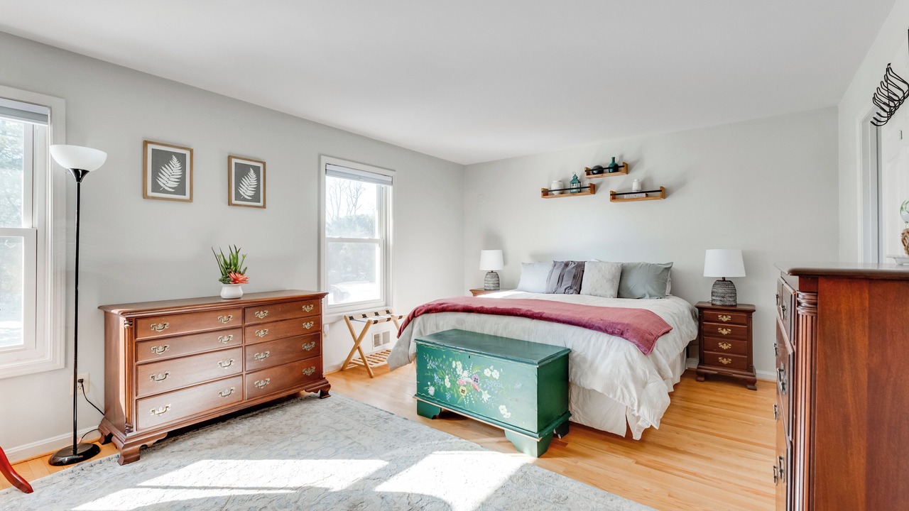 Photo of Bedroom in Lakeview