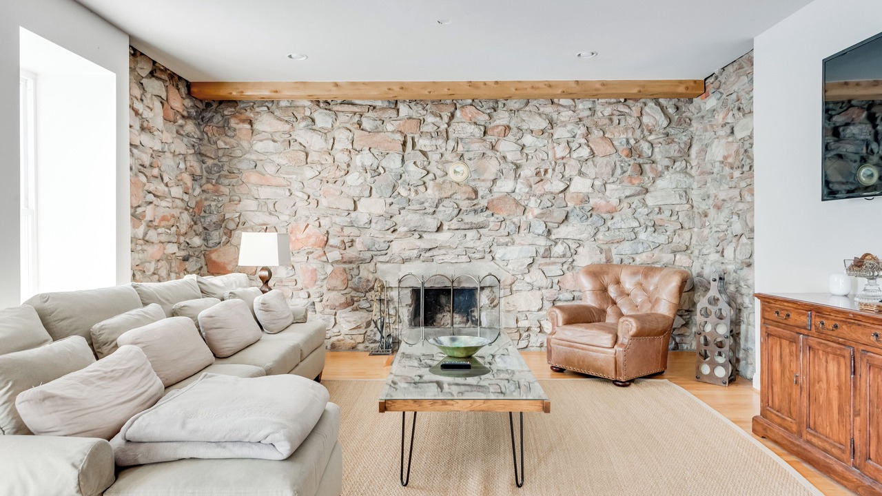 Photo of Livingroom in Lakeview