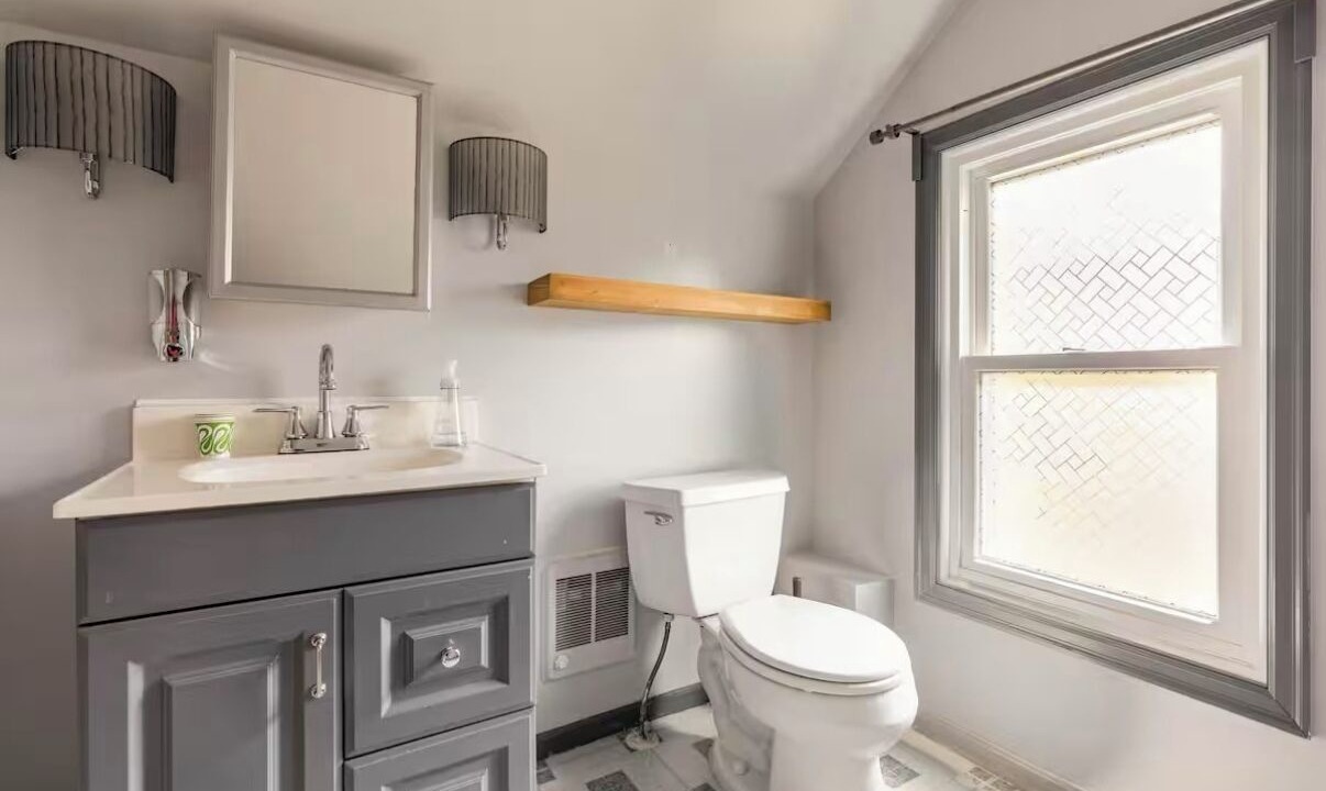 Photo of Bathroom in Corcoran