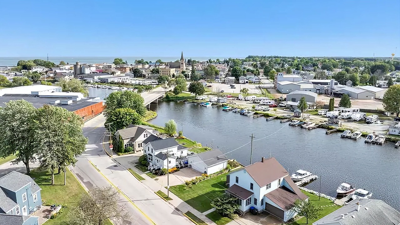 Photo of Outdoor in Algoma
