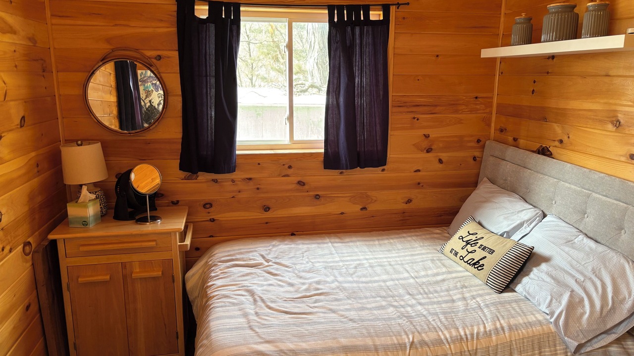 Photo of Bedroom in Wellesley Island