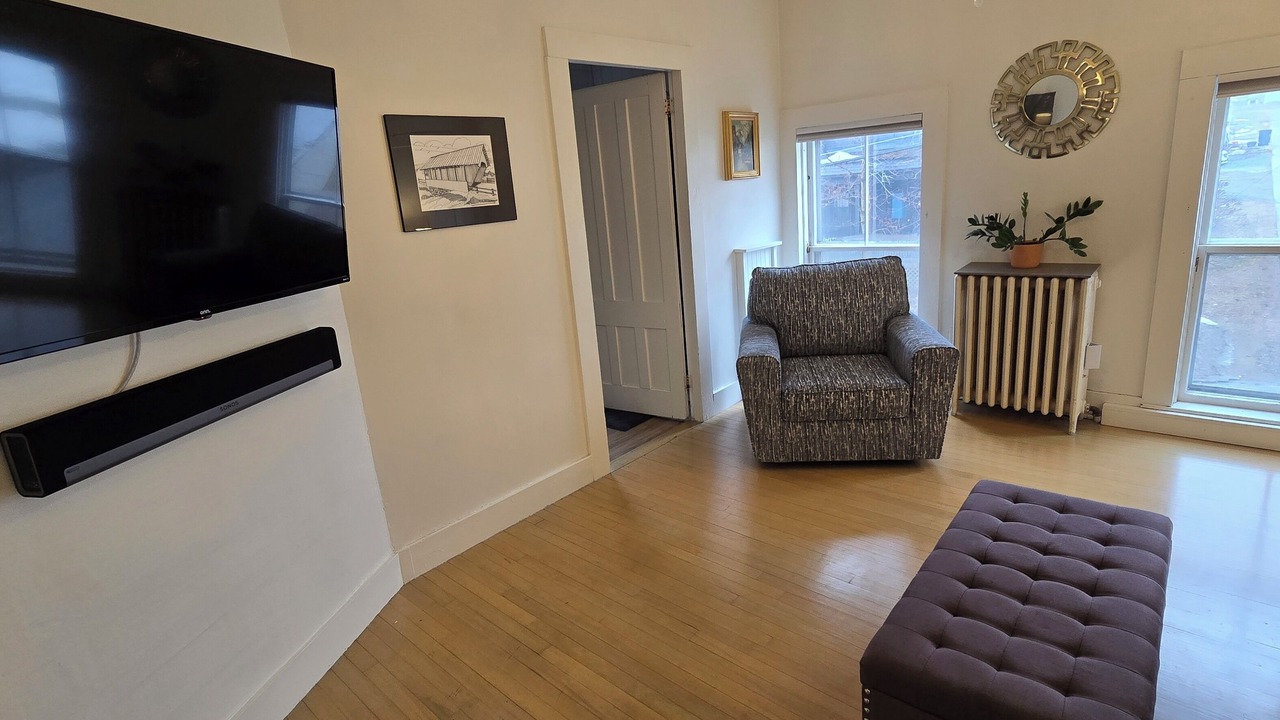 Photo of Livingroom in Newport