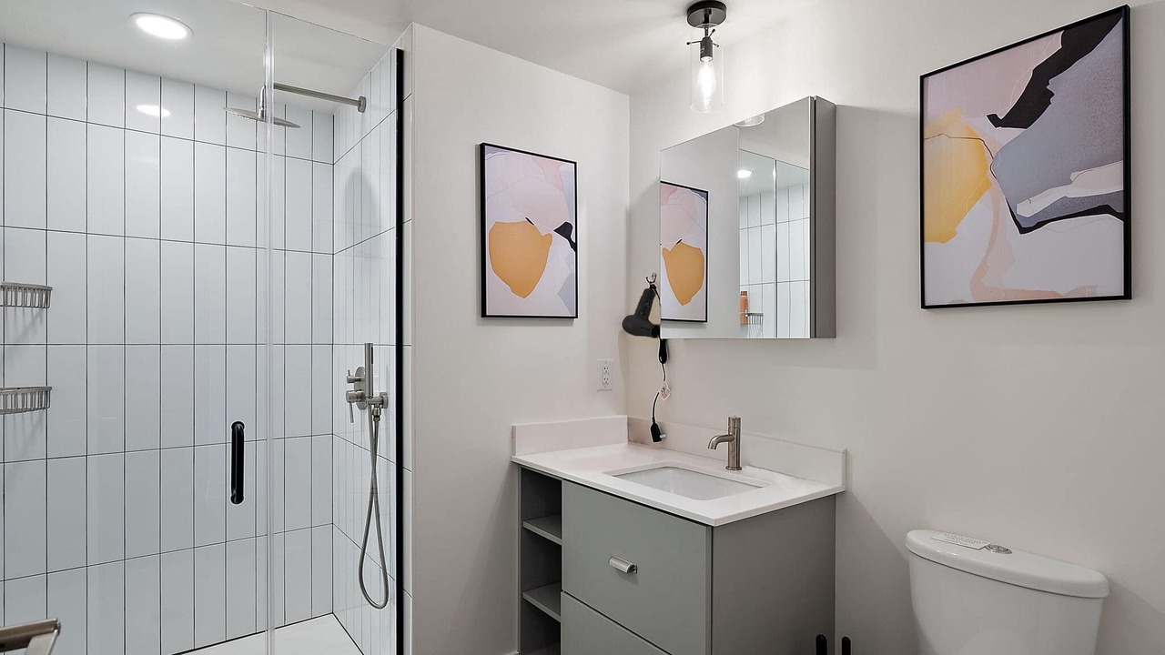 Photo of Bathroom in Warehouse District