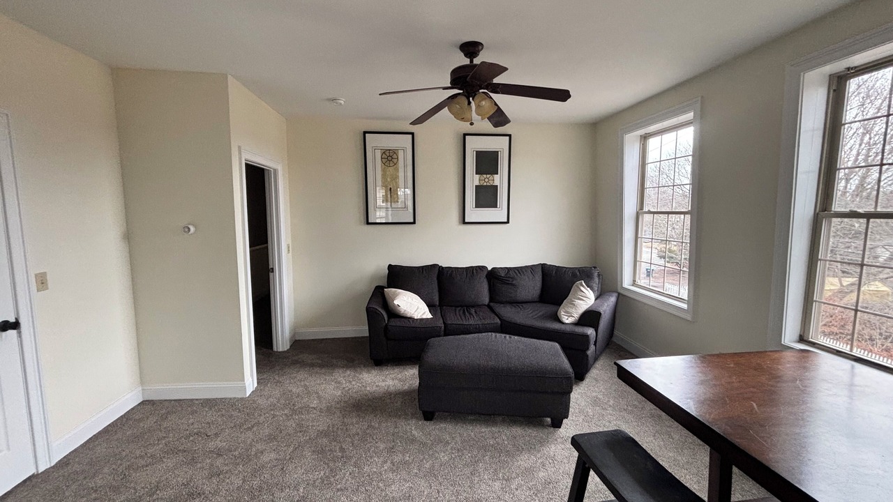 Photo of Livingroom in Putnam
