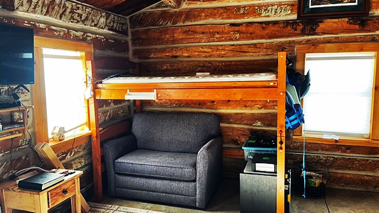 Photo of Livingroom in Jim Falls