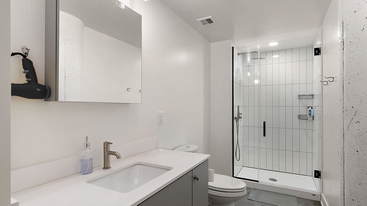 Photo of Bathroom in Warehouse District