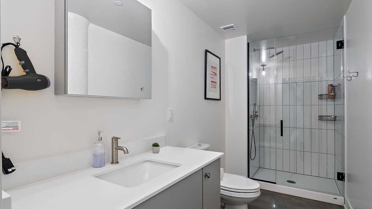 Photo of Bathroom in Warehouse District