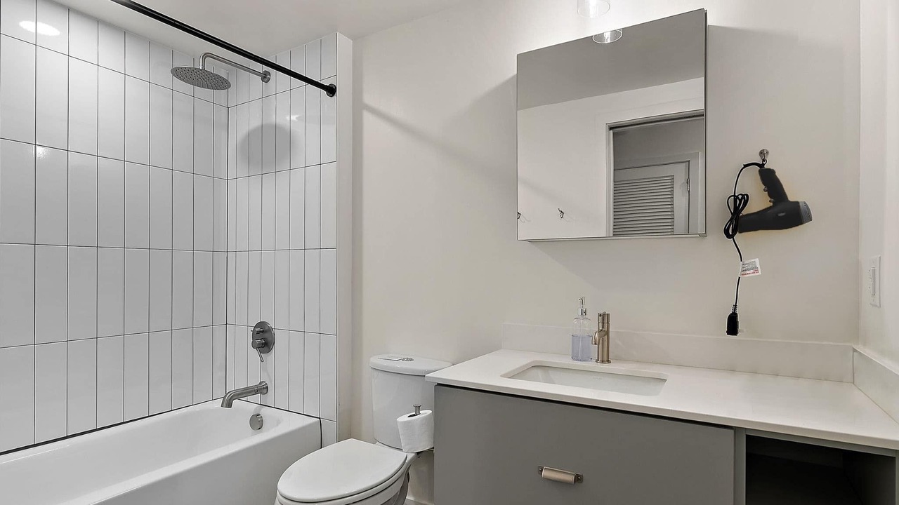 Photo of Bathroom in Warehouse District
