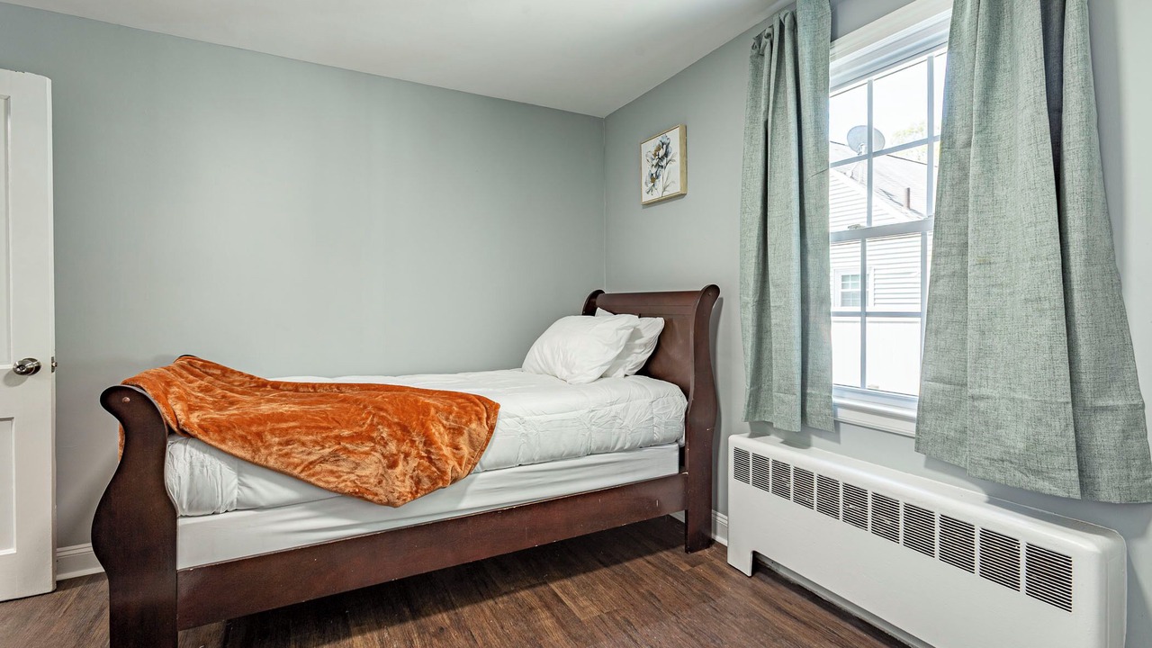 Photo of Bedroom in Center