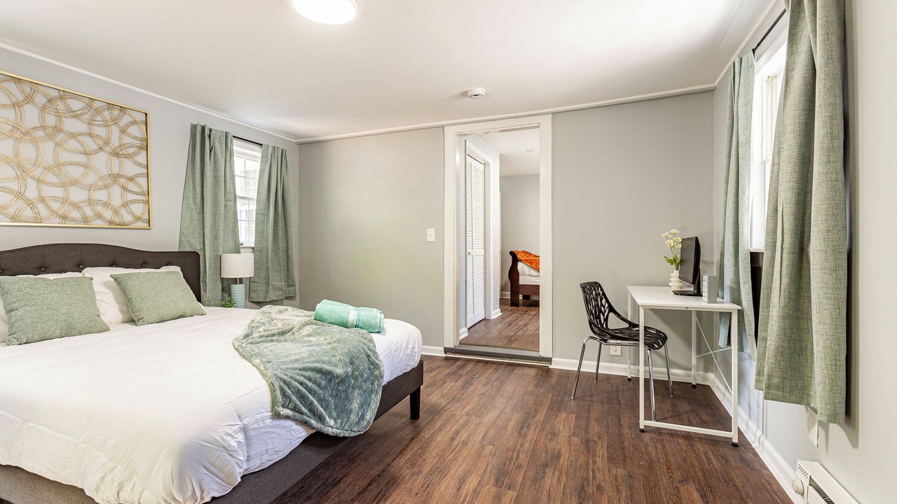 Photo of Bedroom in Center