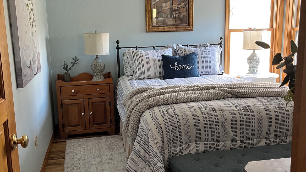 Photo of Bedroom in Alburg