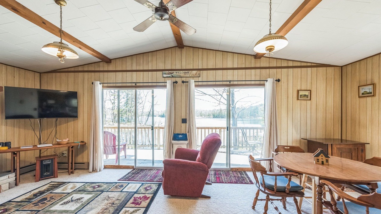 Photo of Livingroom in Herron